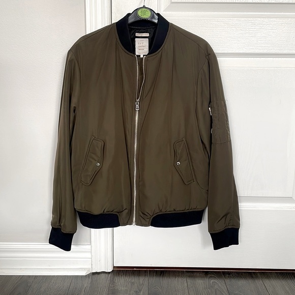 Zara bomber jacket - Picture 1 of 4